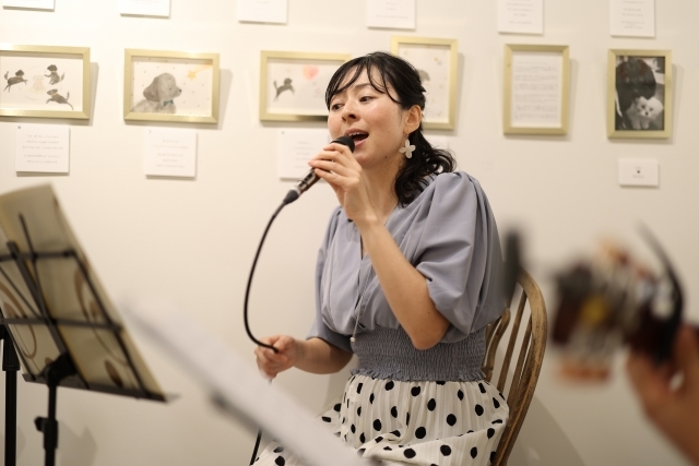 曲調が暗い歌の場合の感情の込め方